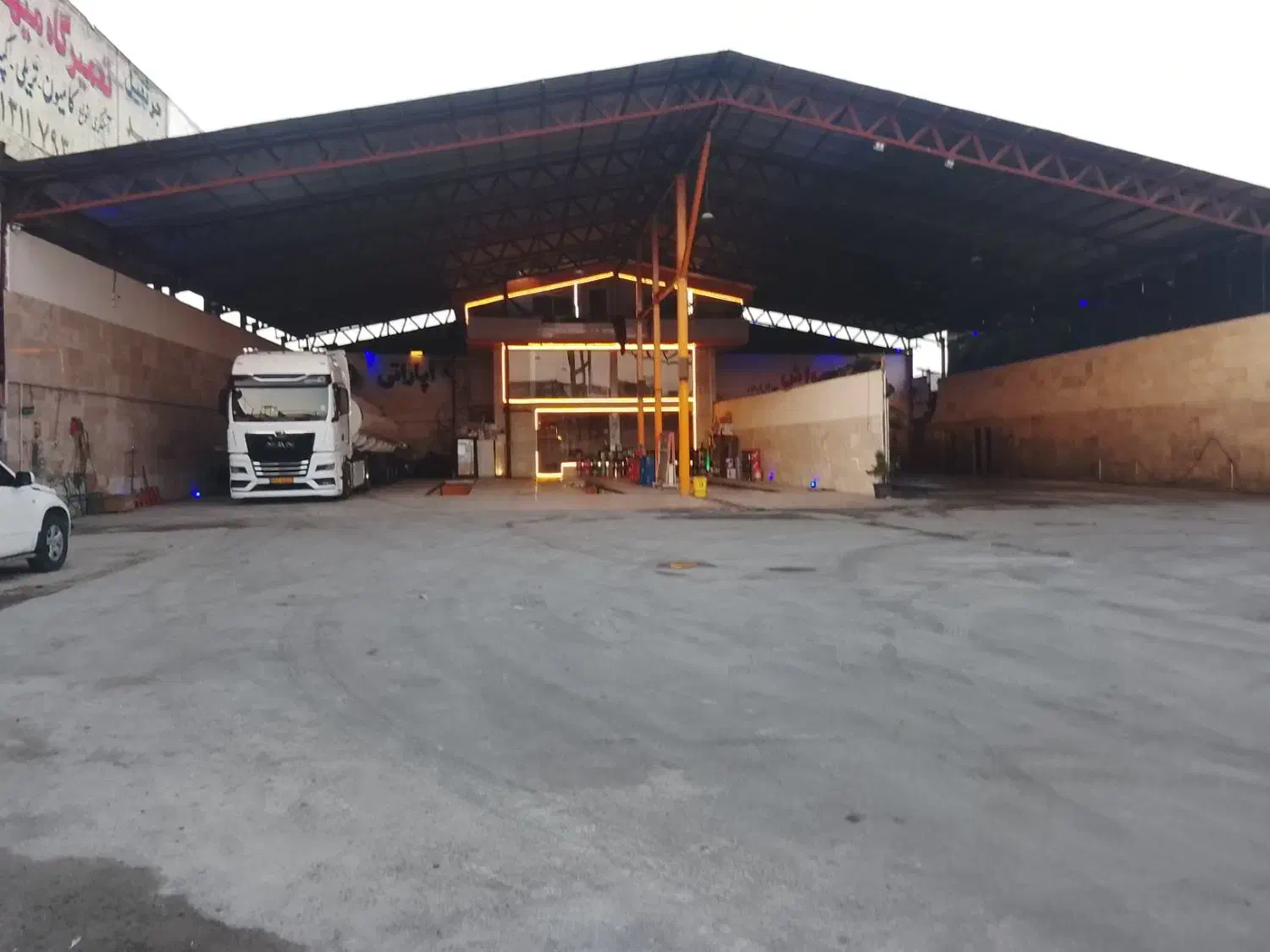 چندکارگر جهت کاردریک مجتمع خدماتی|استخدام صنعتی، فنی، مهندسی|قائم‌شهر, |دیوار