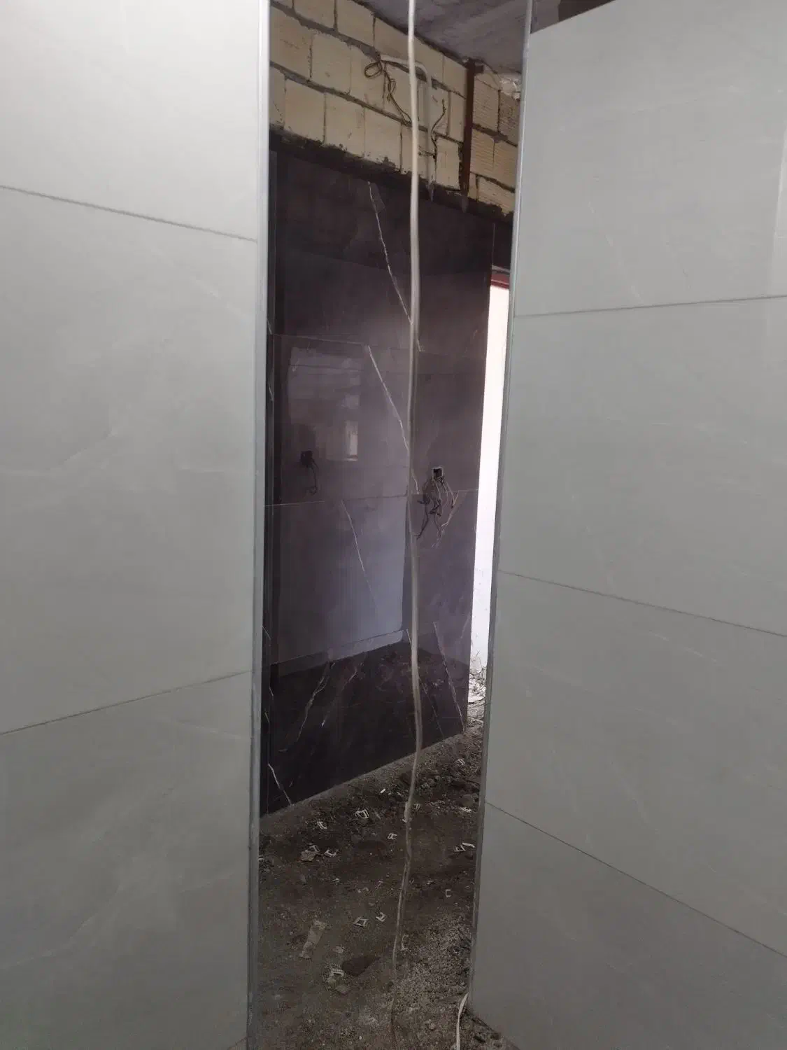 نصب انواع کاشی کاری و سرامیک کاری|خدمات پیشه و مهارت|بندرعباس, |دیوار