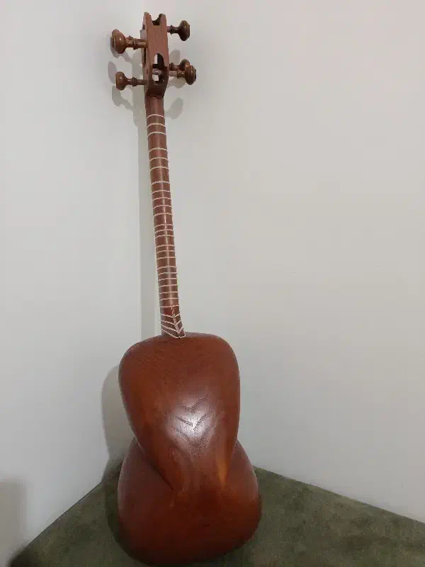 تار ترک|سازهای سنتی|میانه, |دیوار