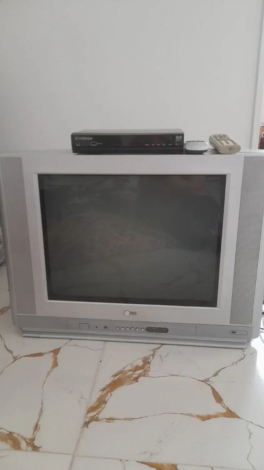 تلویزیون ۲۱ الجی با گیرنده|تلویزیون و پروژکتور|مشهد, طرق|دیوار