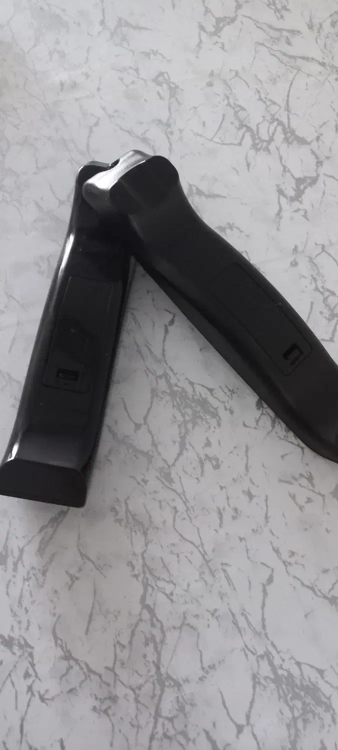 دوعدد کنترل|تلویزیون و پروژکتور|بروجرد, |دیوار