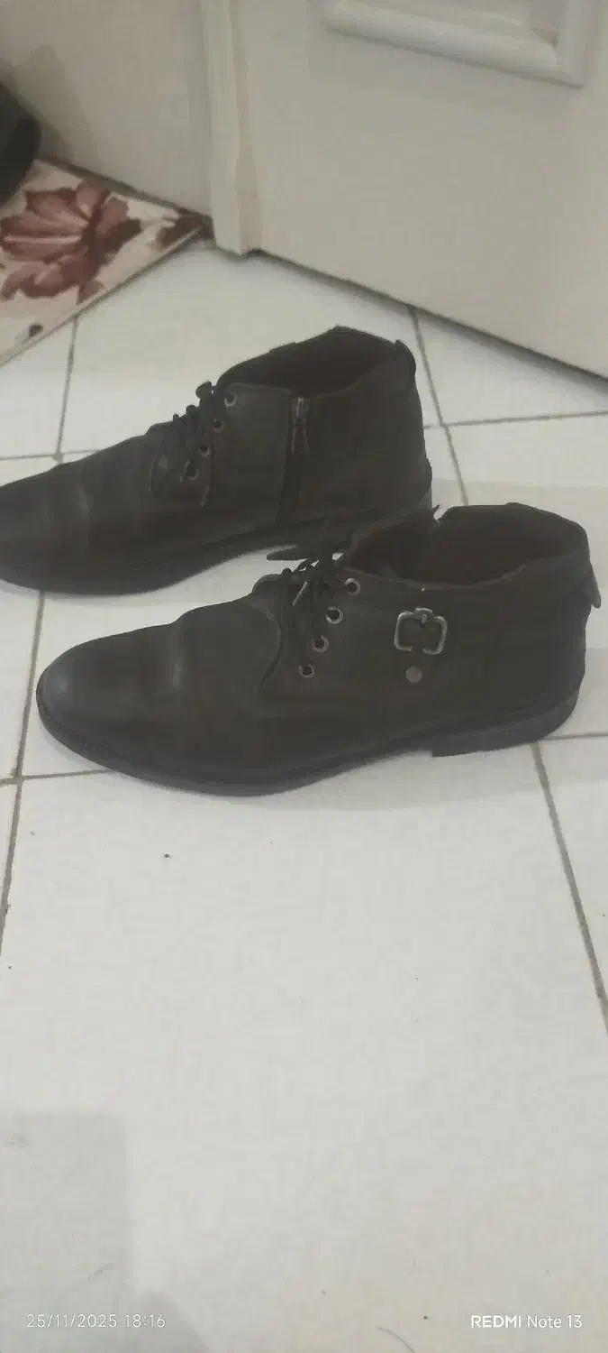 نیم بت مردانه چرم اصل سایز ۴۴‌. پوتین زنانه سایز۳۸|کیف، کفش، کمربند|رشت, استادسرا|دیوار