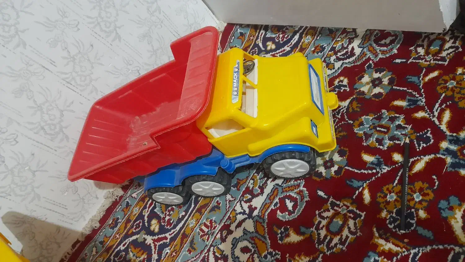 کامیون متوسط مرتب 55در25|اسباب‌بازی بچه|تربت‌حیدریه, شهرک ولیعصر|دیوار