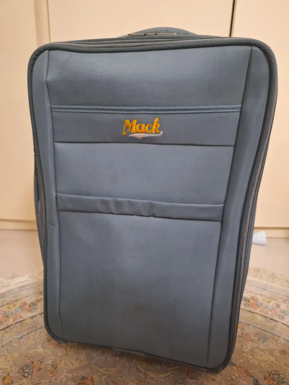 چمدان|کیف، کفش، کمربند|مشهد, پورسینا|دیوار