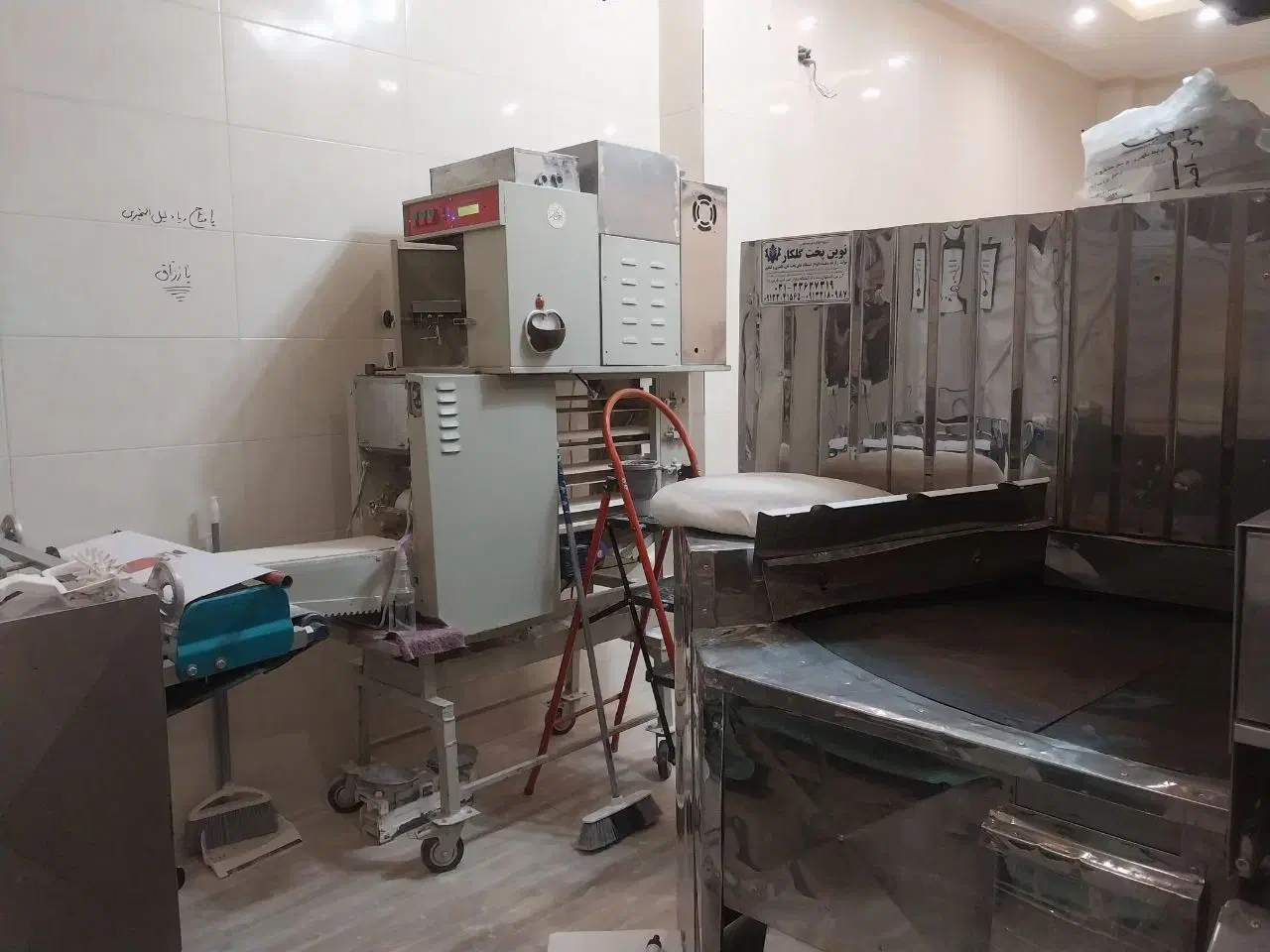 فروش تمامی تجهیزات یک واحد نانوایی به صورت کلی|ماشینآلات صنعتی|دهاقان, |دیوار