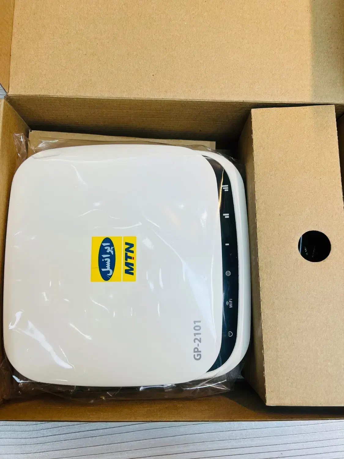 مودم ایرانسل 2101 با سیم کارت TD و ۴۰ گیگ|مودم و تجهیزات شبکه|تهران, شهرک فردوس (حسینی)|دیوار