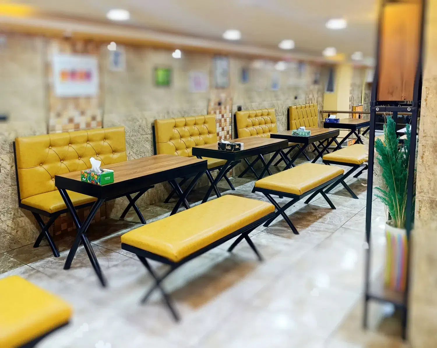 استخدام نیرو ساده آشپزخانه و صندوقدار پیتزا/سوخاری|استخدام خدمات فروشگاه و رستوران|یزد, |دیوار