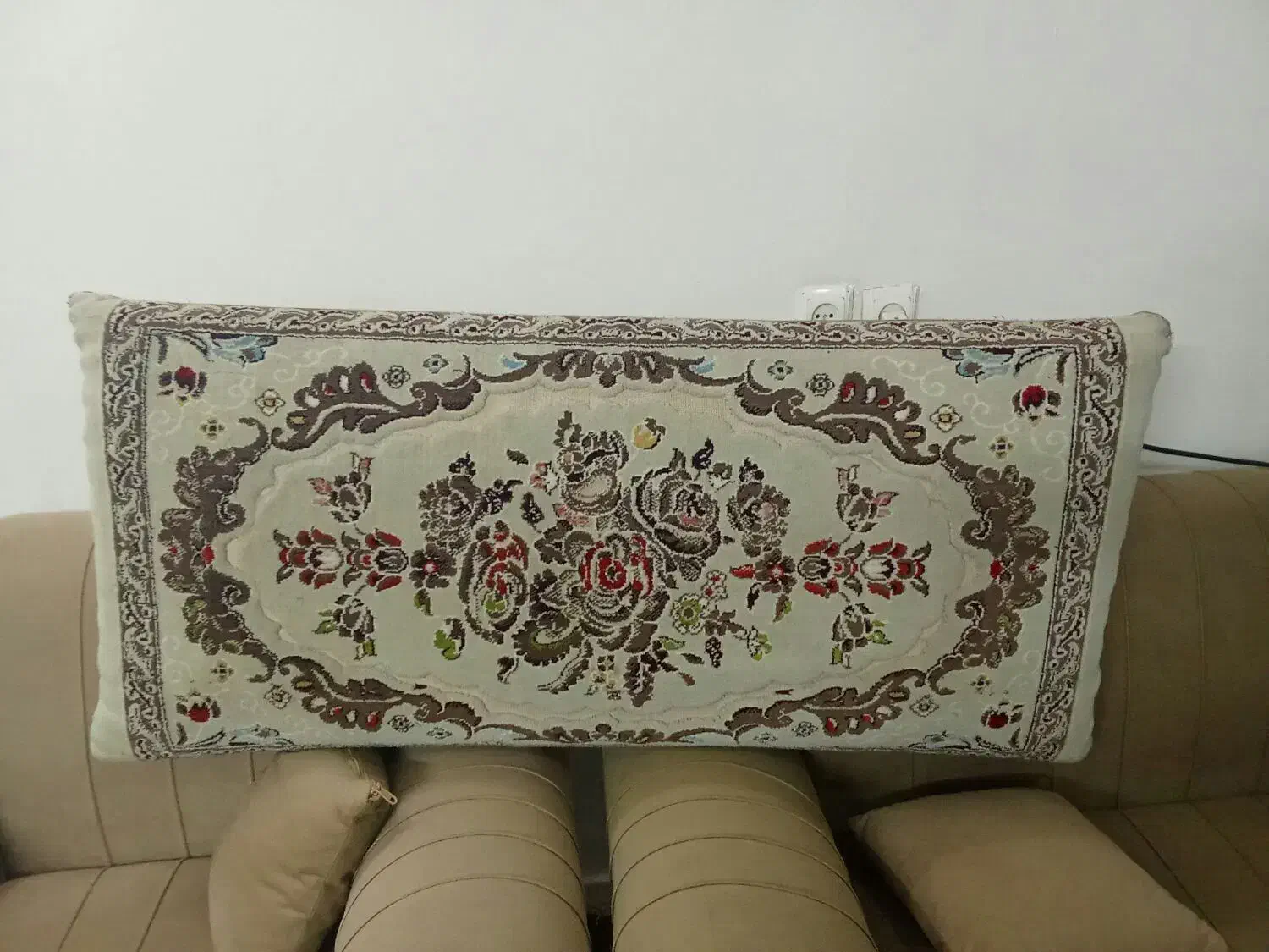 پشتی|پشتی|مشهد, پنجتن|دیوار