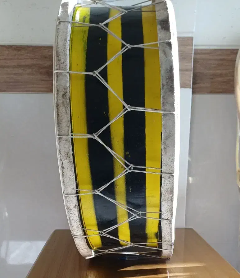 دهل|سازهای سنتی|اصفهان, ارزنان|دیوار