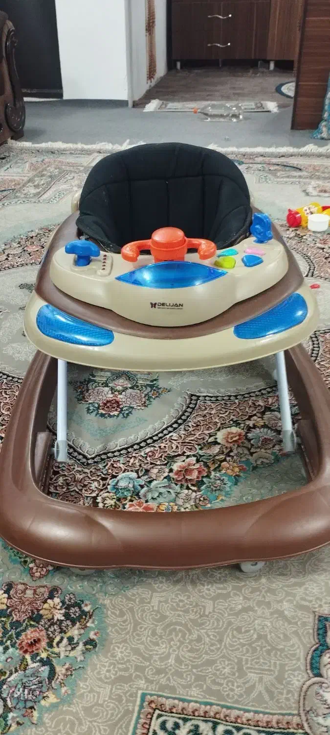 روروئک|کالسکه و لوازم جانبی|لاهیجان, لیالستان|دیوار