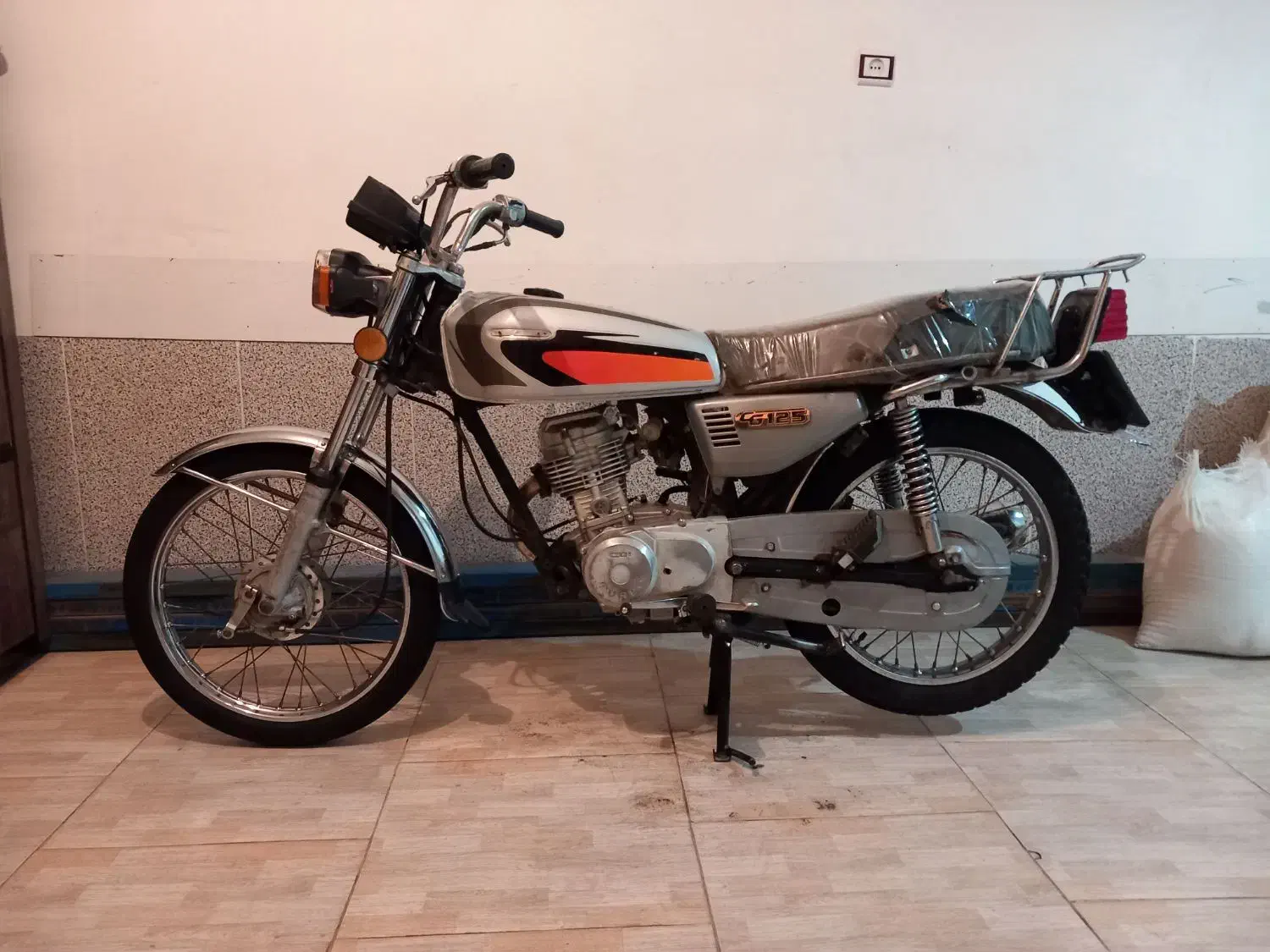 مدل ۸۴ طرح پردیس|موتورسیکلت|سلماس, |دیوار