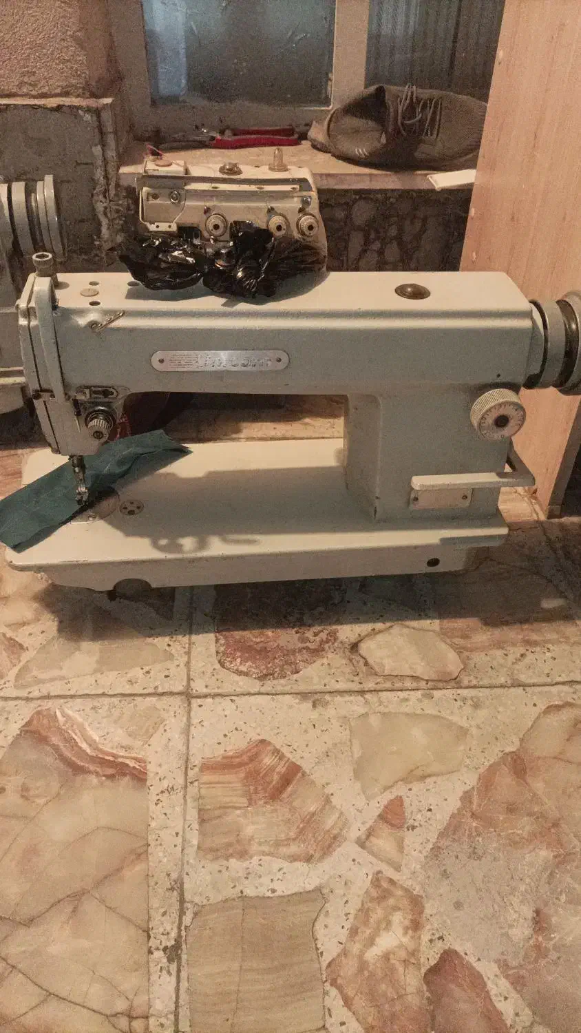چرخ خیاطی فروش فوری|چرخ خیاطی و ریسندگی|شیراز, بازار|دیوار