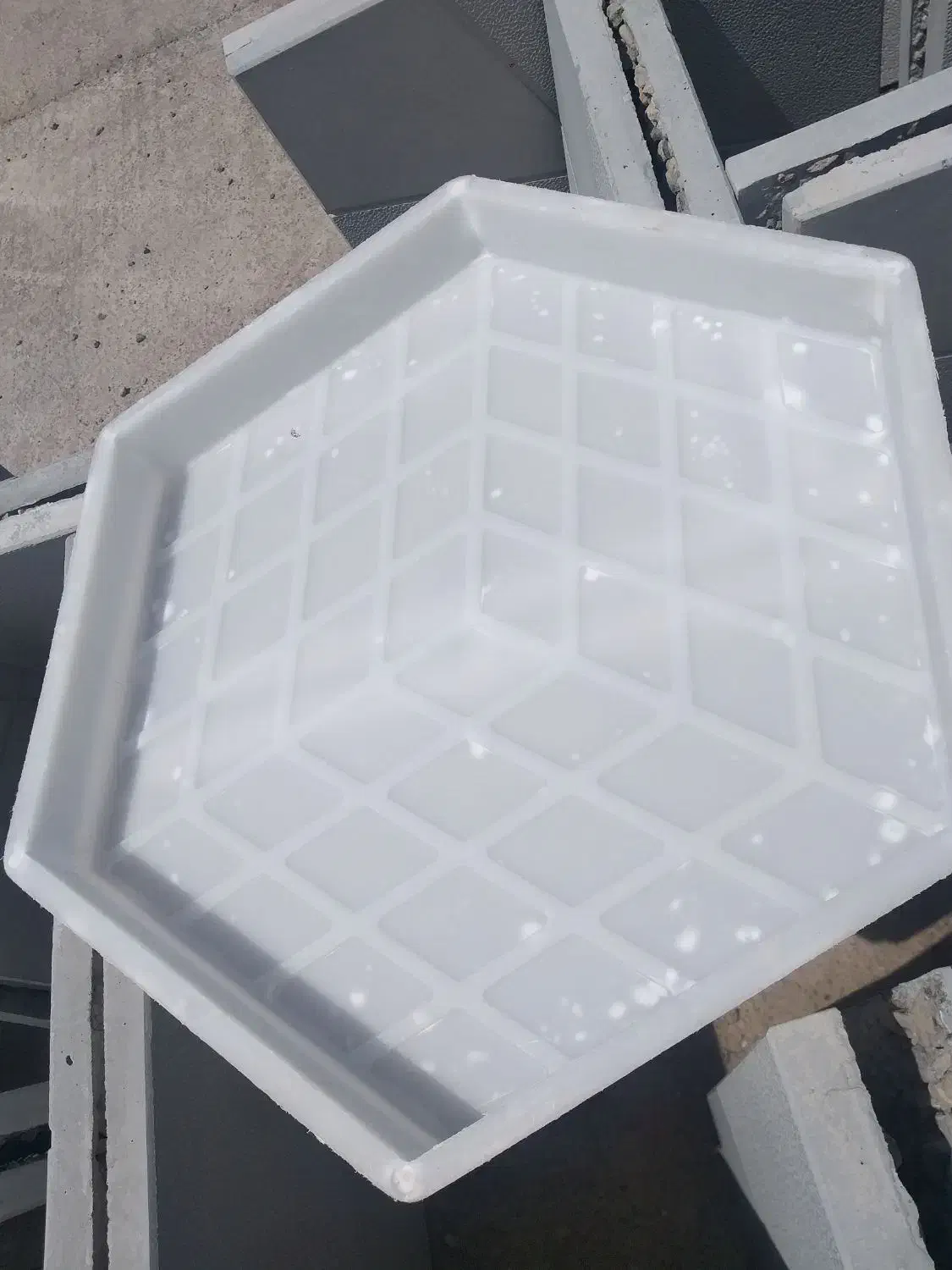 فروش قالب موزاییک و میکسر|عمده‌فروشی|میانه, |دیوار