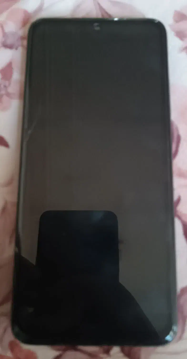 گوشی بسیار عالی است|موبایل|آران و بیدگل, |دیوار