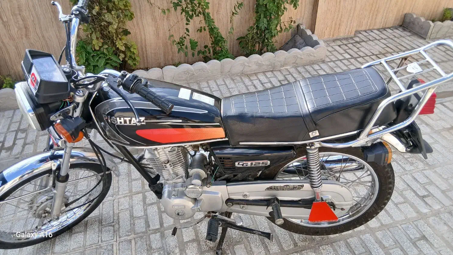 موتورهندا۱۲۵سالم و روپا|موتورسیکلت|زاوه, |دیوار