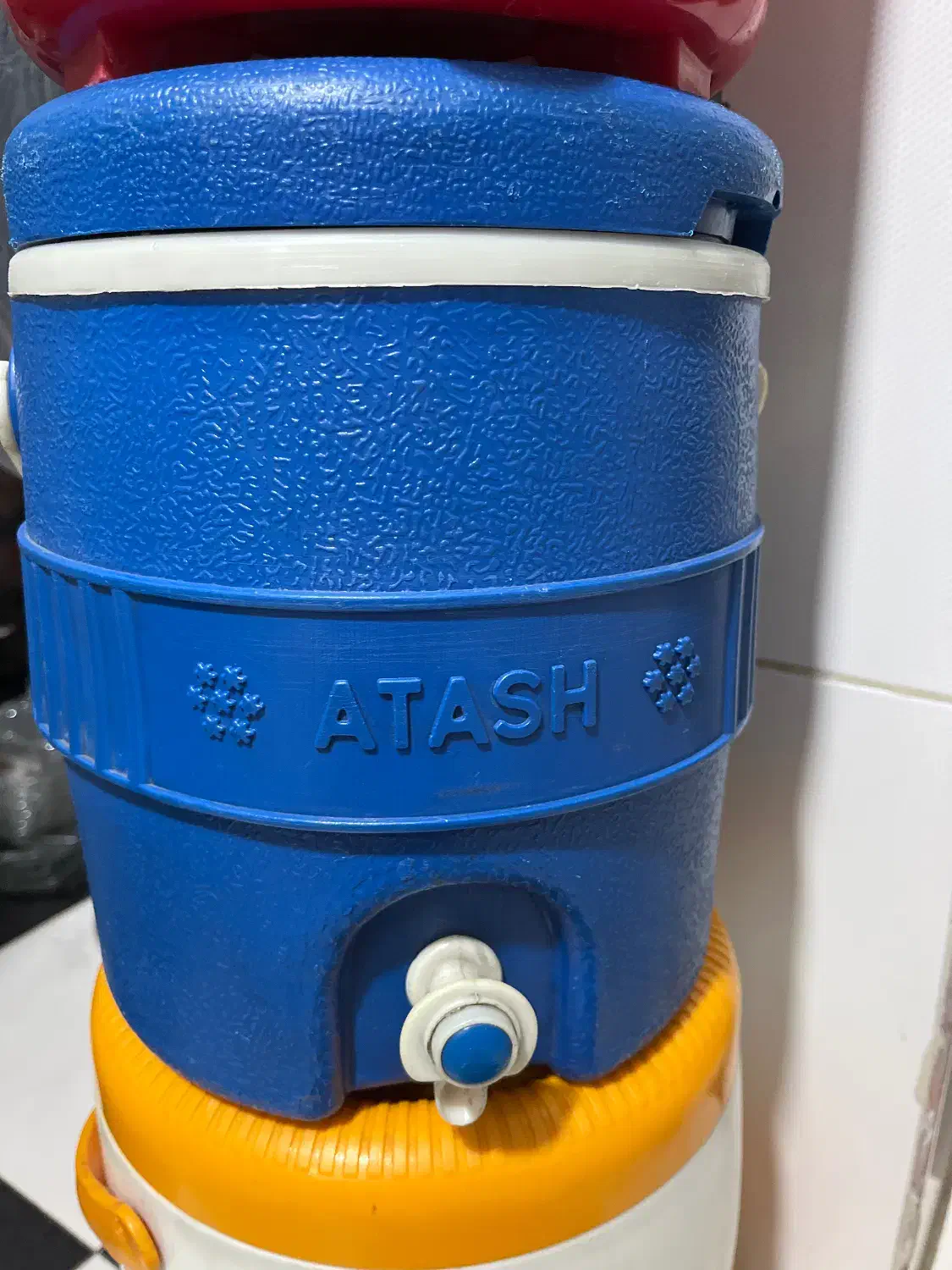 سه عدد کلمن|ظروف نگهدارنده، پلاستیکی، یکبارمصرف|شیراز, پودنک|دیوار