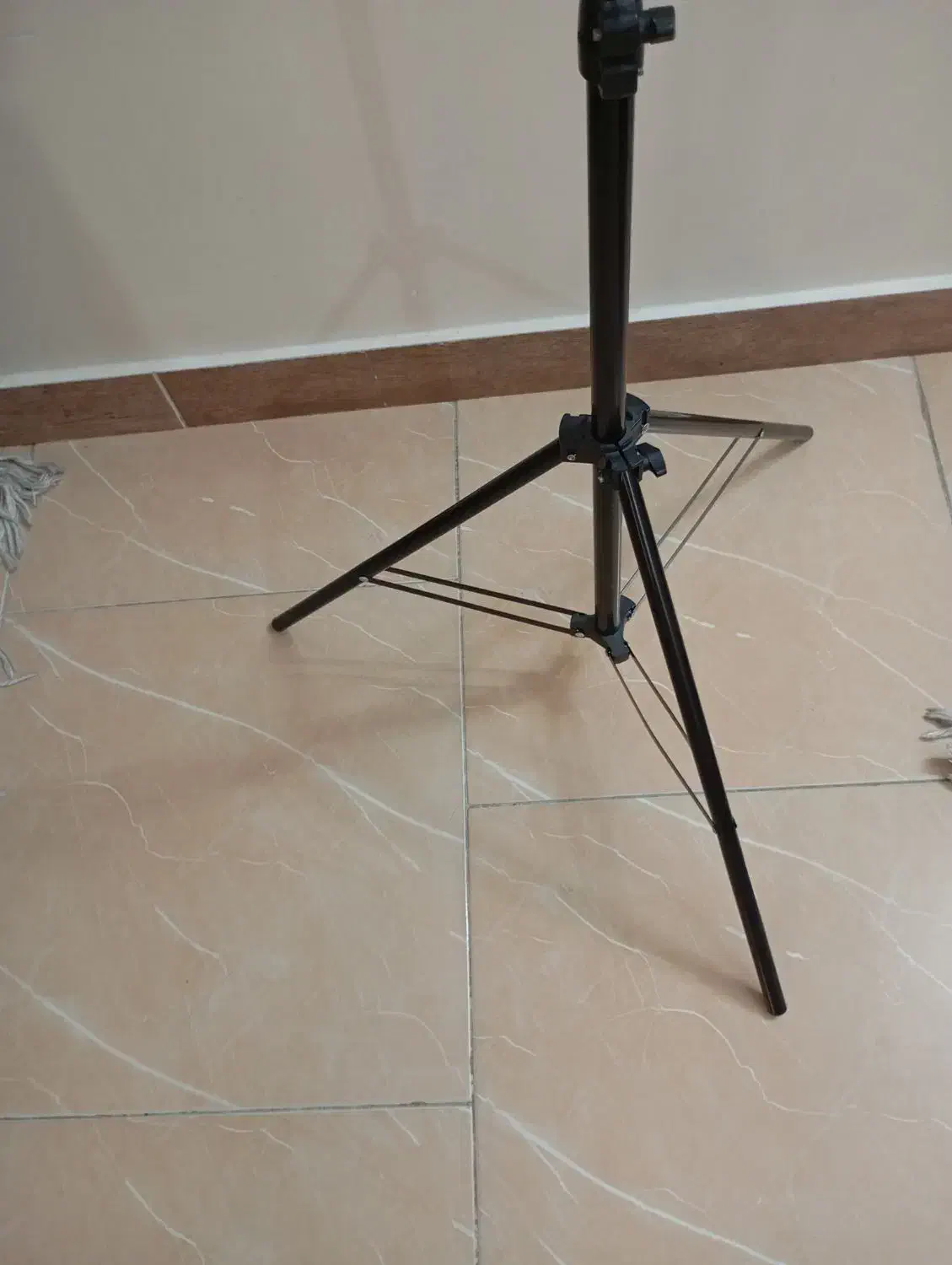 رینگ لایت با سه پایه|دوربین عکاسی و فیلم‌برداری|ری, شهید بهشتی|دیوار