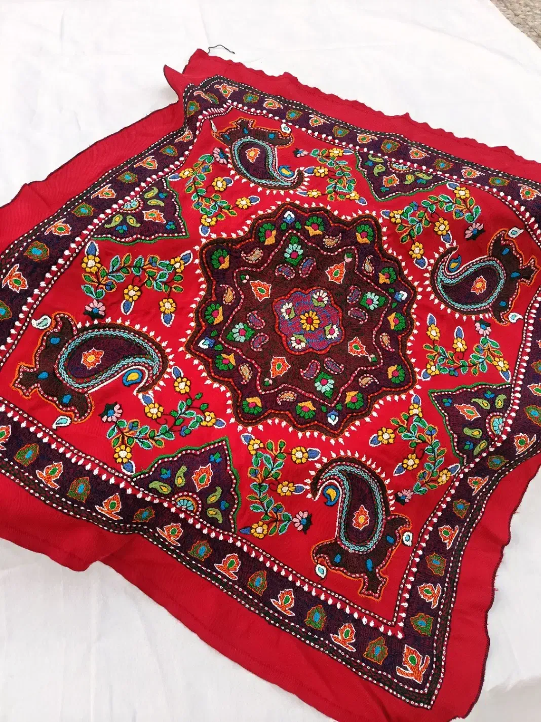 بقچه قرمز شب یلدا|پرده، رانر، رومیزی|سیرجان, |دیوار