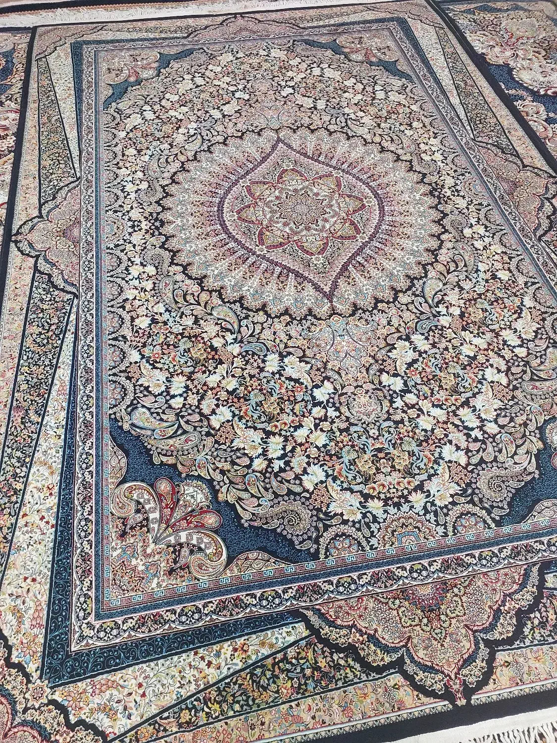 فرش امیرزاده دوتخته ۶متری ۱۲۰۰شانه مشهد درحدنو|فرش|مشهد, شاهد (شهرک غرب)|دیوار