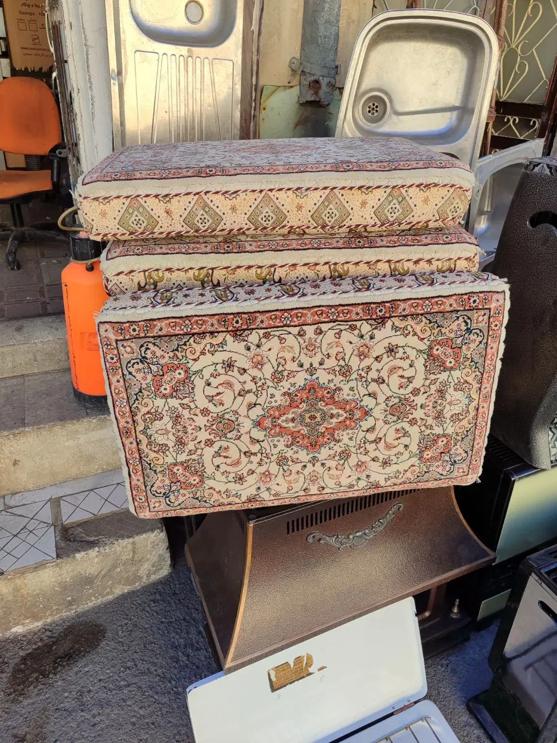 پشتی درحدنو|پشتی|سنندج, |دیوار