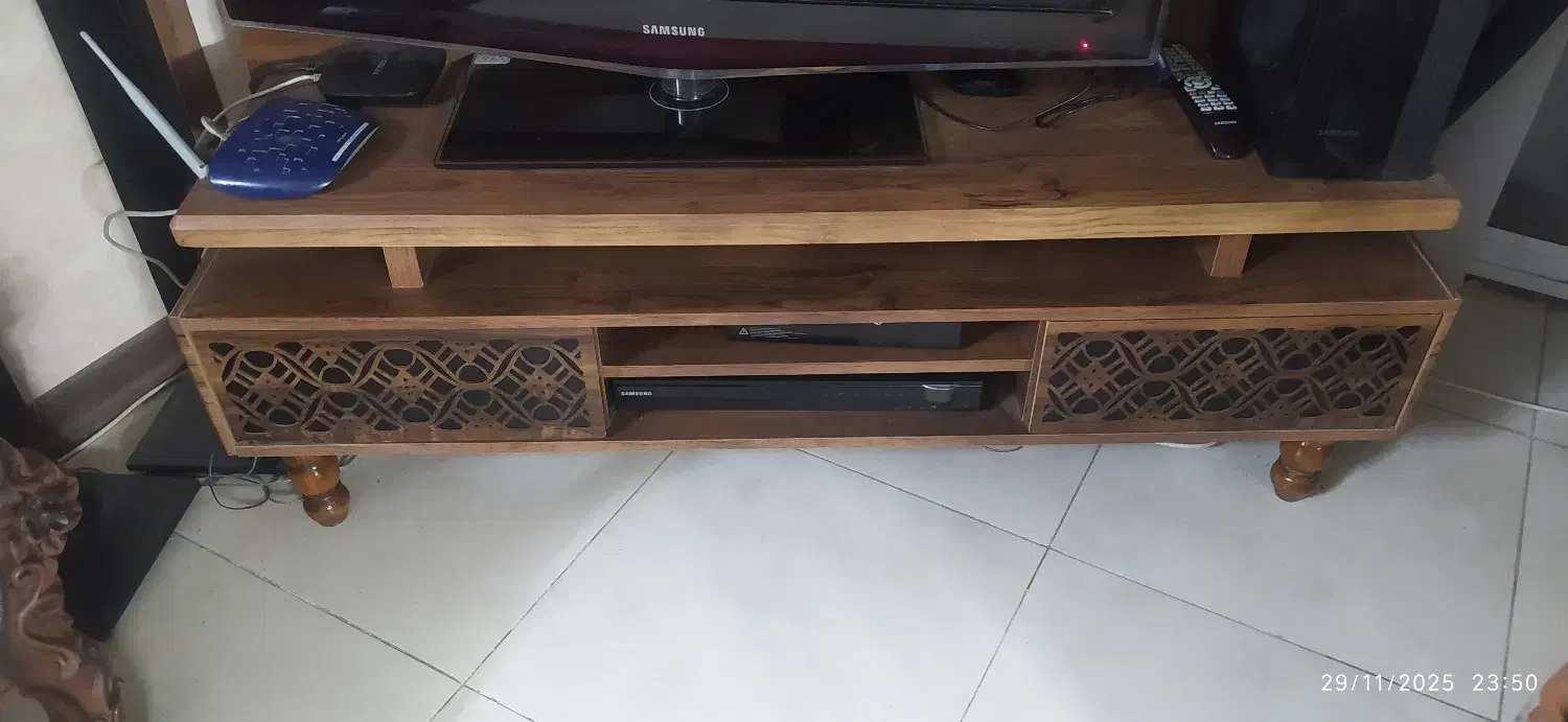 میز تلویزیون|میز تلویزیون|اصفهان, بهارستان (مخابرات)|دیوار