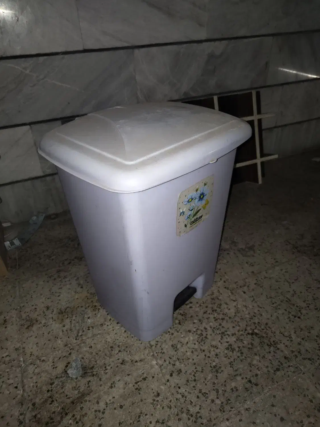 باکس ام دی اف و سطل زباله|کتابخانه، شلف، قفسههای دیواری|بروجرد, |دیوار