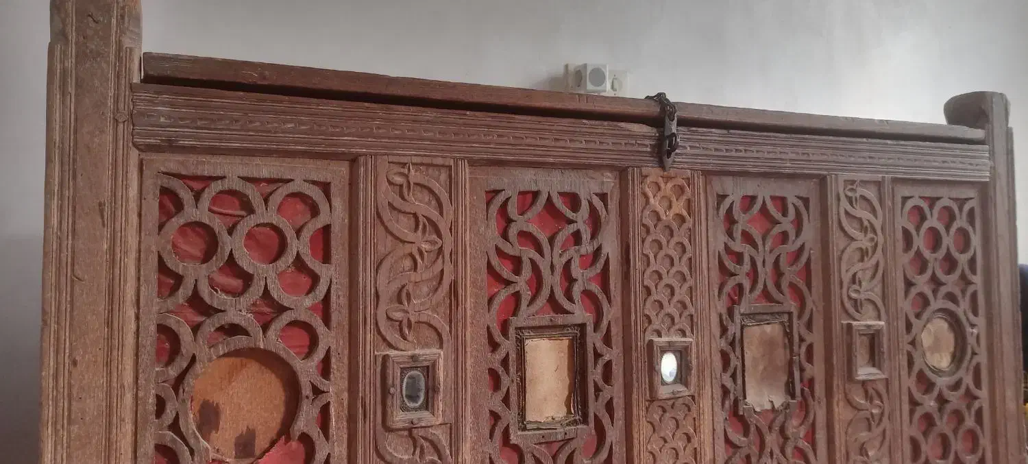 صندوق چوبی عتیقه و کلکسیونی|کلکسیون اشیاء عتیقه|علی‌آباد کتول, |دیوار