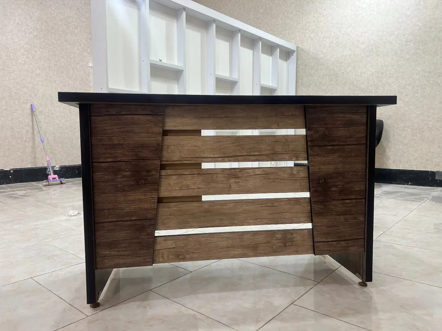 میز|آرایشگاه و سالنهای زیبایی|جم, |دیوار