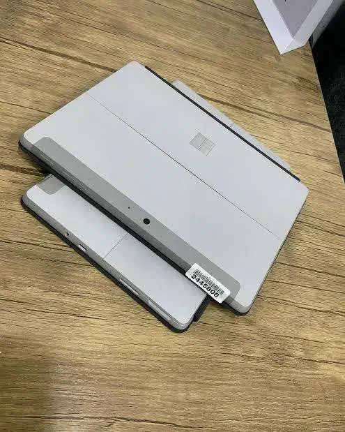 surface pro Go 1824 8 128|رایانه همراه|تهران, فلسطین (میدان انقلاب)|دیوار