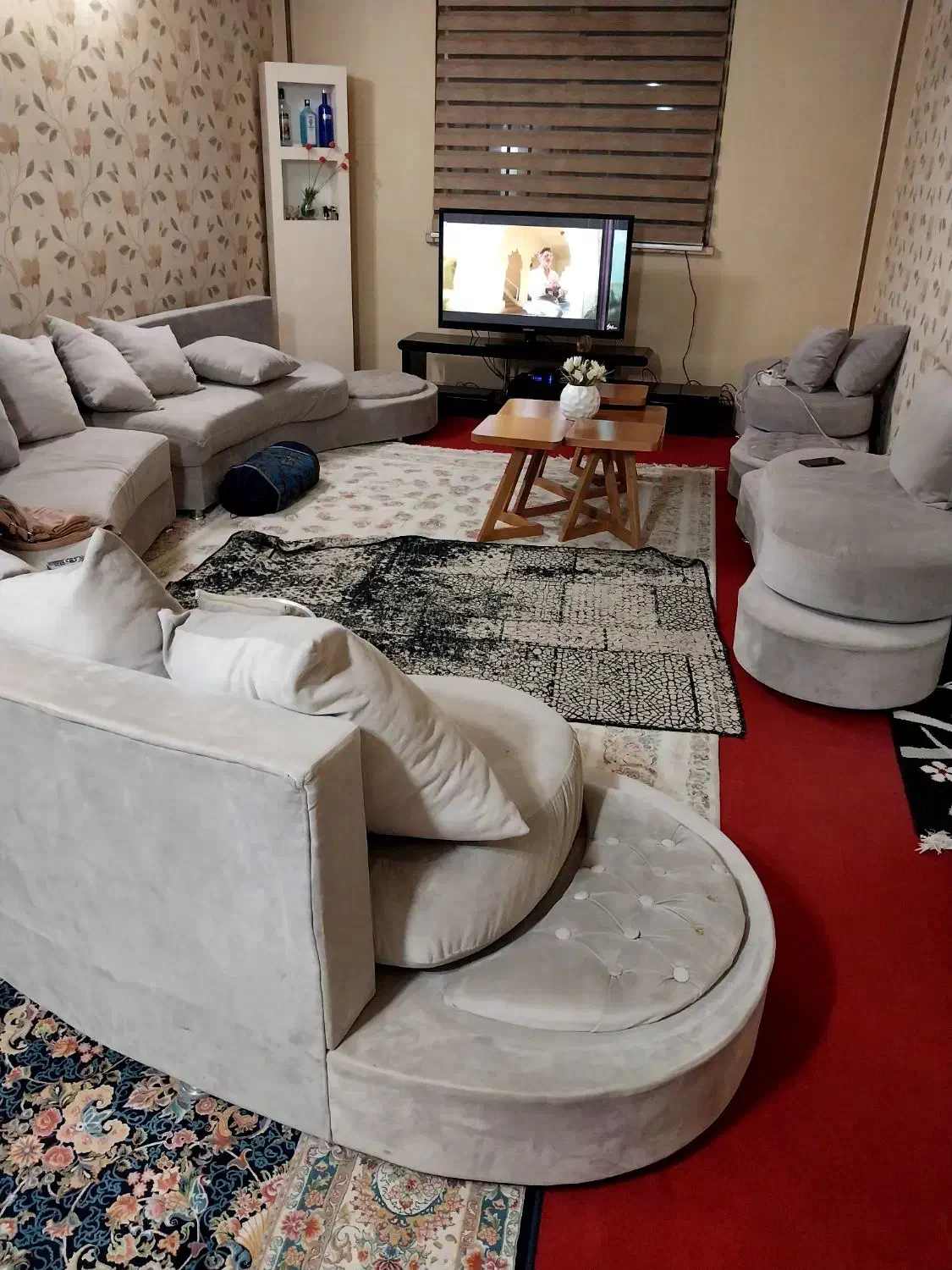 مبل ۱۲نفره|مبلمان خانگی و میز عسلی|شیراز, زرهی|دیوار