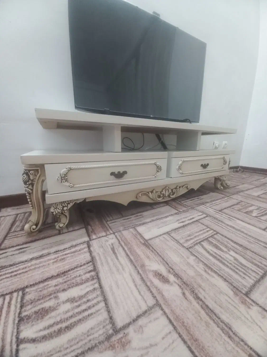 میز تلوزیون|میز تلویزیون|رباط‌کریم, مسکن مهر آبشناسان|دیوار