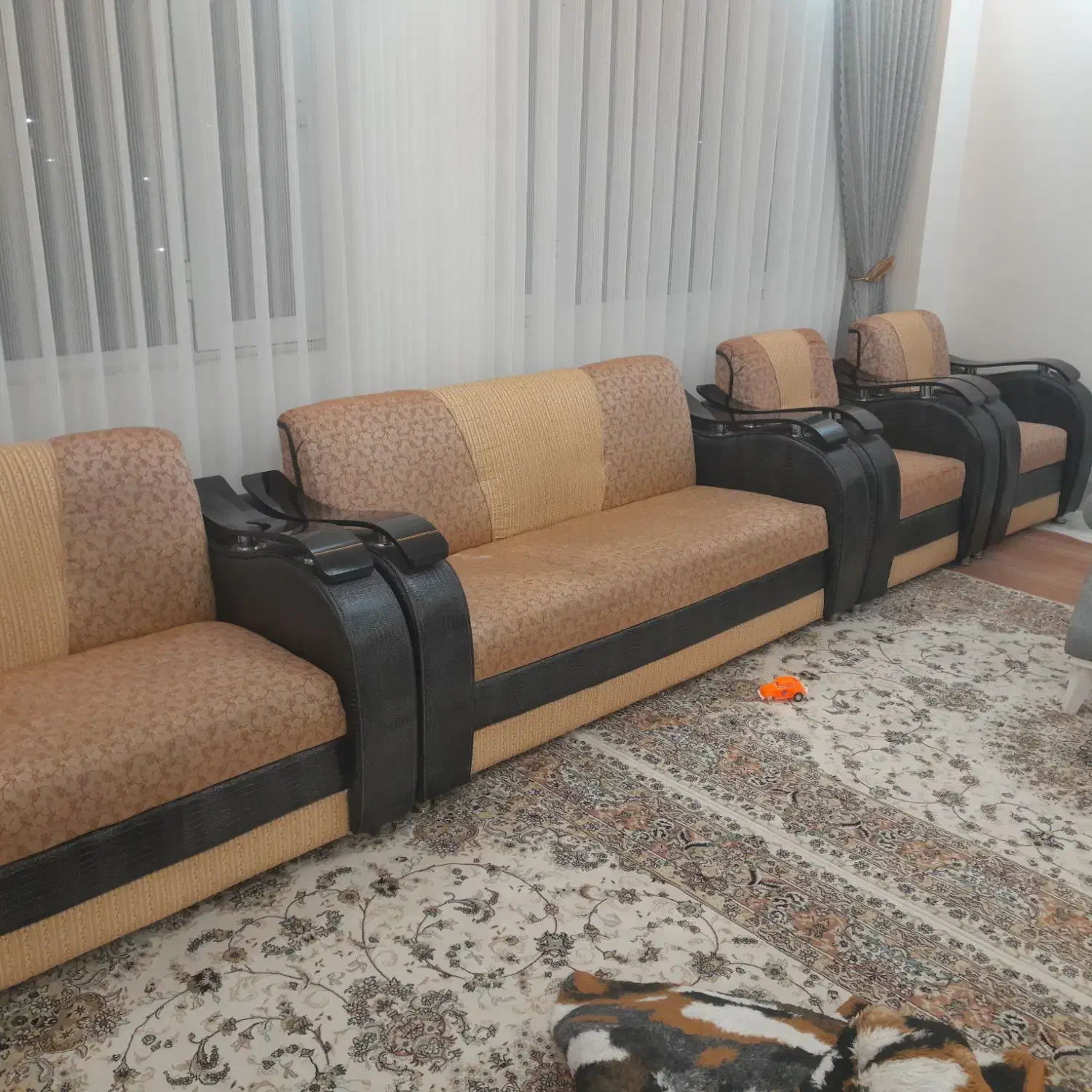 مبل راحتی 7 نفره سالم بدون ایراد  با جلو مبلی|مبلمان خانگی و میز عسلی|ماکو, |دیوار