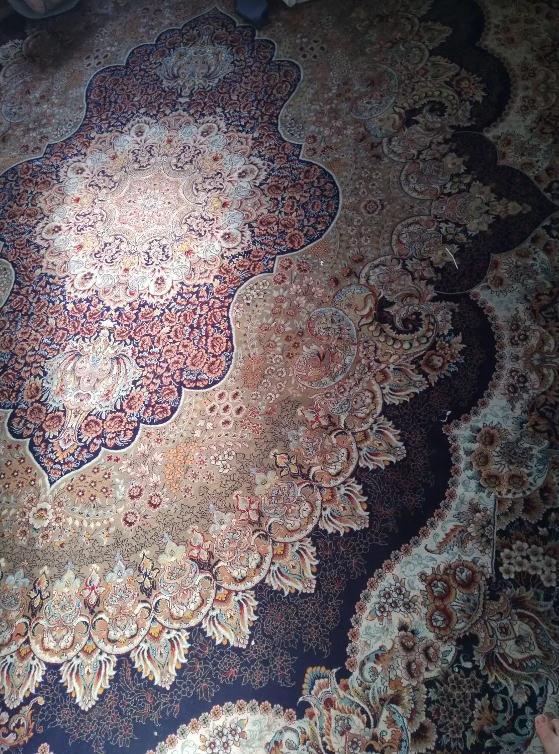 فرش 9 متری|فرش|پرند, فاز ۴|دیوار