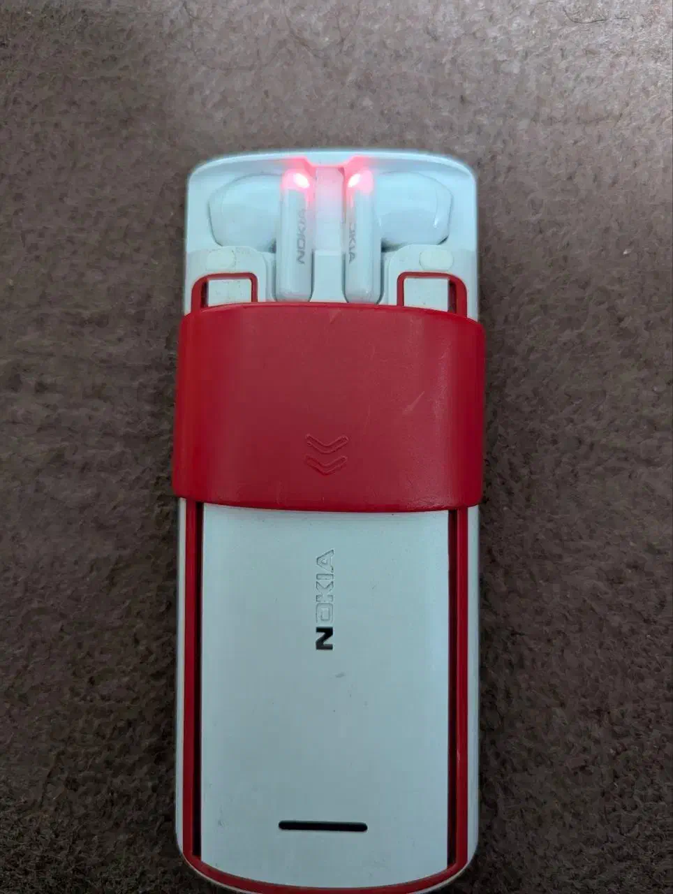 گوشی نوکیا 5710 با کارتون|موبایل|تبریز, |دیوار