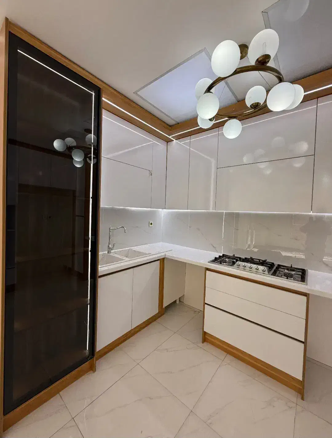 اپارتمان ۸۳متری سند/معلم/فول بازسازی|فروش آپارتمان|رشت, حسین آباد|دیوار