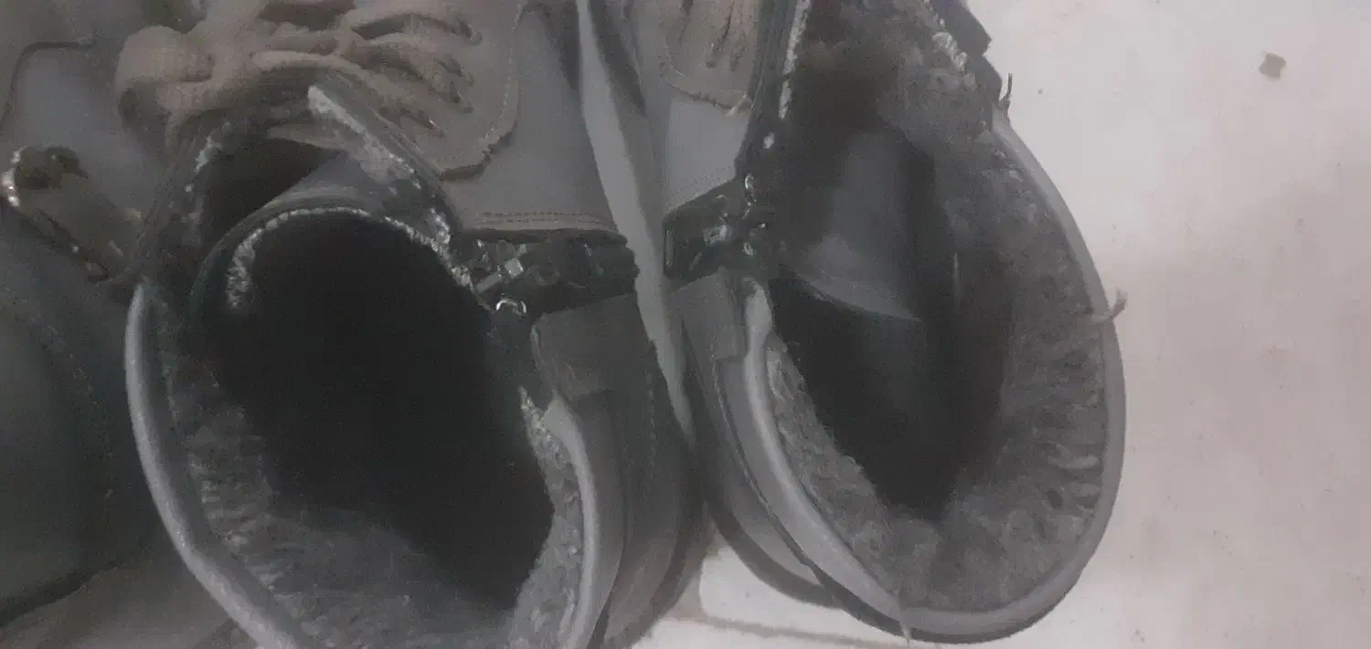 دوجفت کفش نیم پوت خزدار در حد نو|کیف، کفش، کمربند|خوی, |دیوار