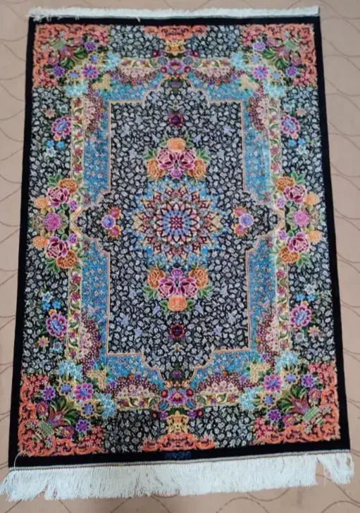 فرش ابریشم خالص زرنیم ریزبافت|فرش|قم, نیروگاه|دیوار