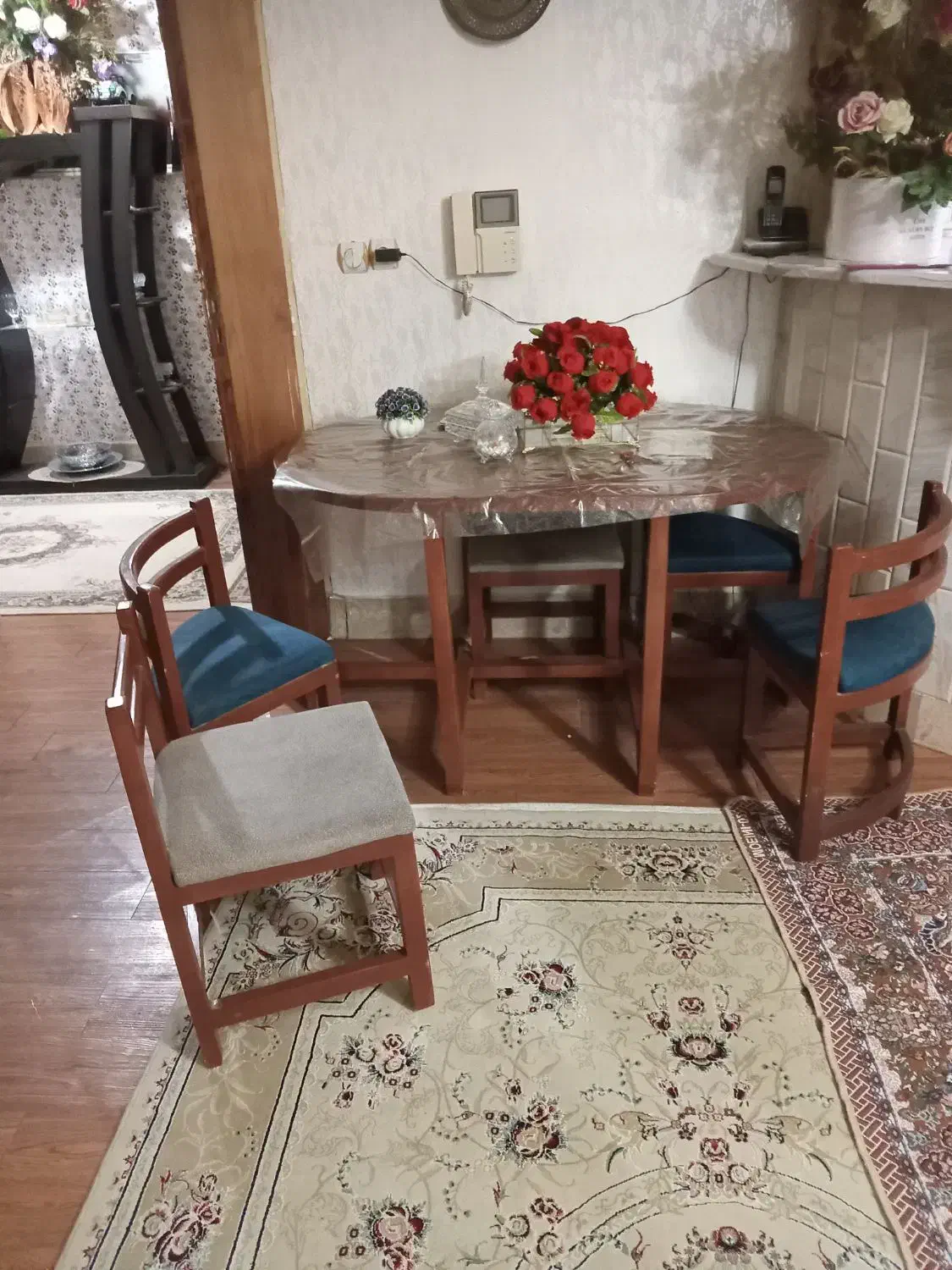 میز ناهار خوری ۶ نفره کاملن سالم|میز و صندلی غذاخوری|ساوه, |دیوار