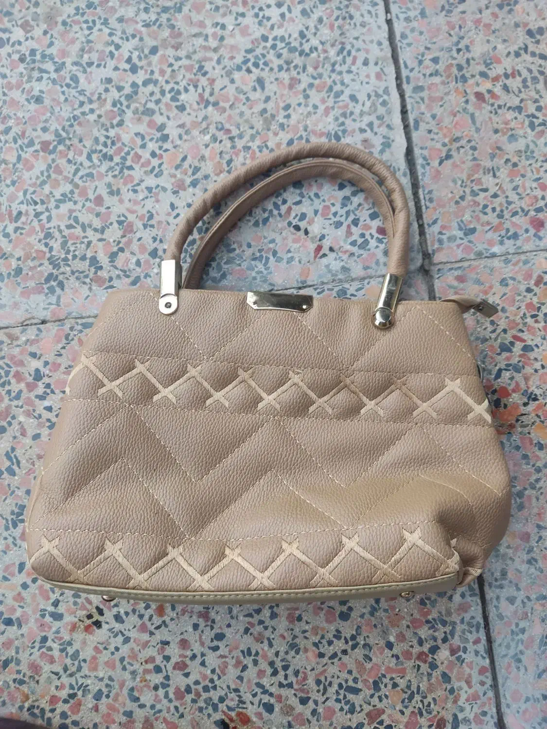 تعدادی کیف و کفش|کیف، کفش، کمربند|ماهدشت, |دیوار