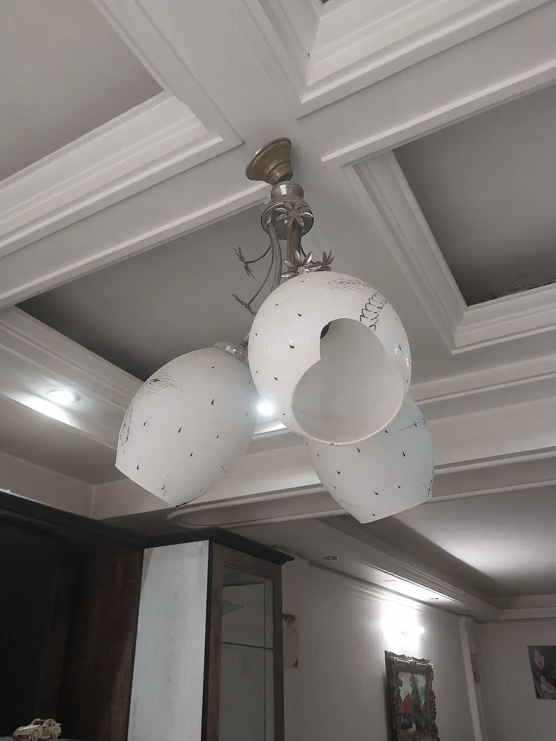 لوستر سه شعله|لوستر و چراغ آویز|پاکدشت, پاکدشت (مامازند)|دیوار