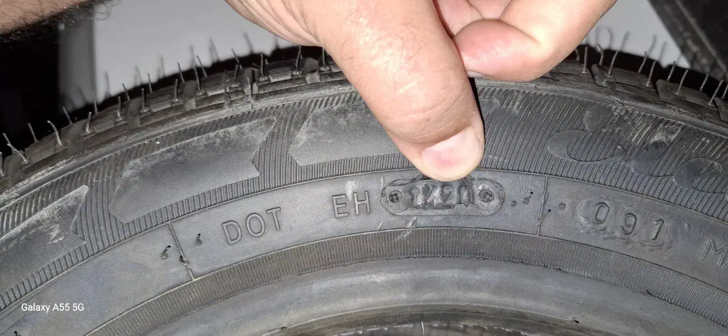 کپسول ۱۲ کیلویی ویک جفت لاستیک کویر و فرمان اسپرت|قطعات یدکی و لوازم جانبی|تهران, نازیآباد|دیوار