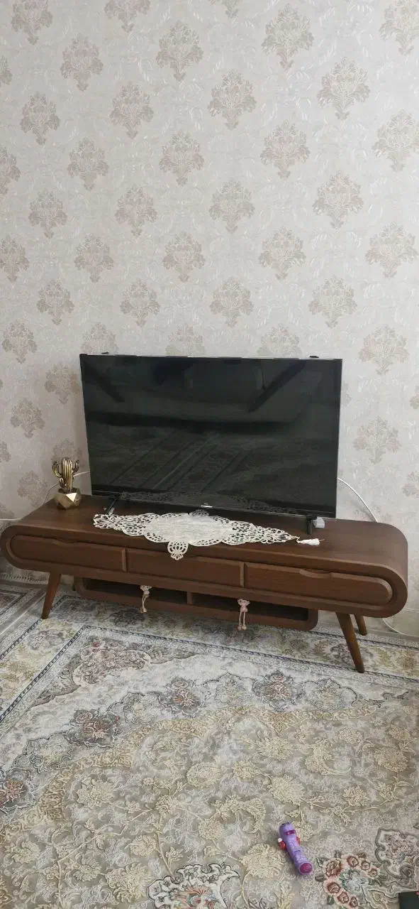 تلویزیون و میز تلویزیون|تلویزیون و پروژکتور|سمنان, |دیوار