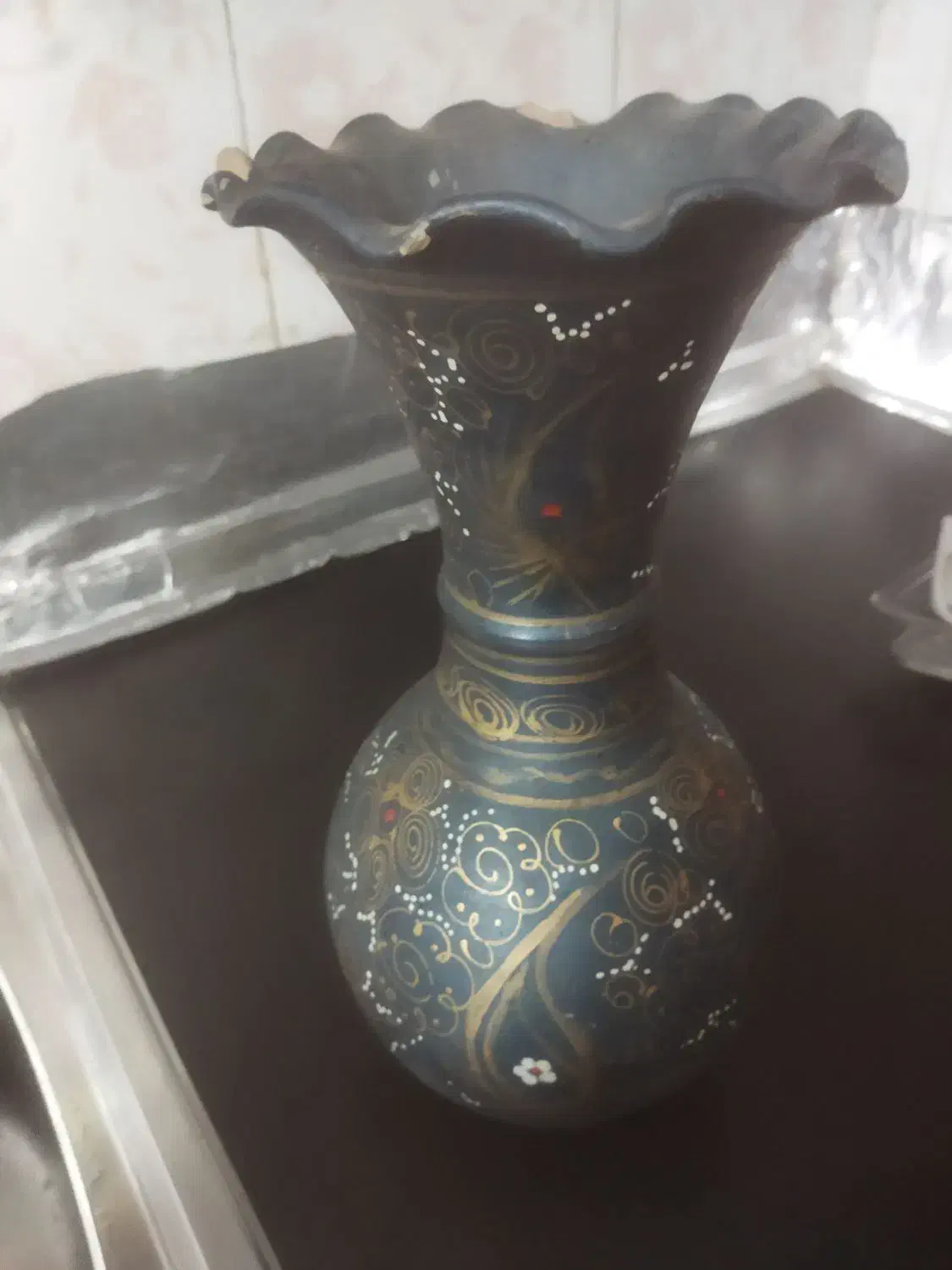 گلدون قدیمی|کلکسیون اشیاء عتیقه|بهبهان, |دیوار