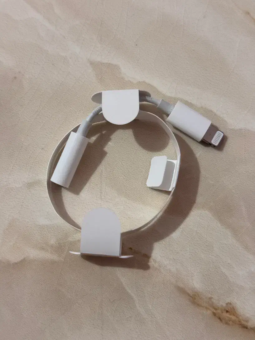 مبدل لایتنینگ به جک 3.5 میلی متری هدفون اپل|لوازم جانبی موبایل و تبلت|تهران, پاسداران|دیوار