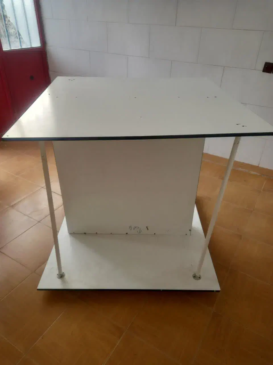 قفسه چوبی مناسب لباس و وسیله های دیگه|کتابخانه، شلف، قفسههای دیواری|اراک, |دیوار