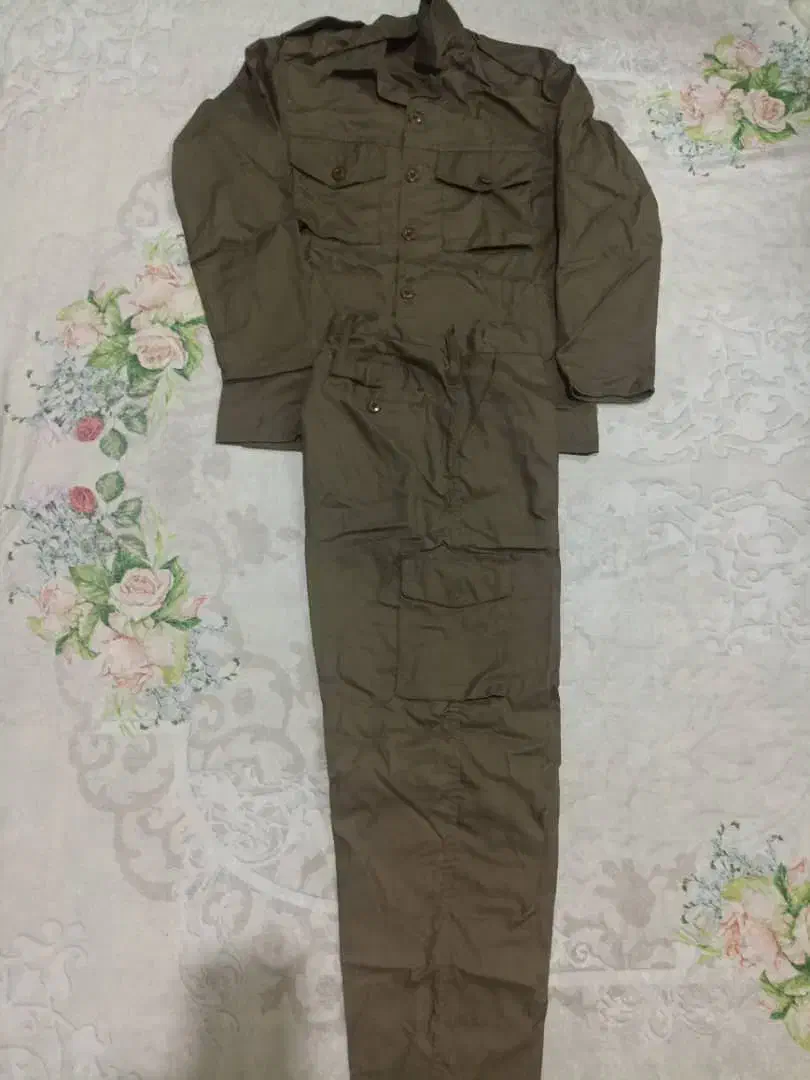 تعدادی لباس کار نو و همین طور لباس سربازی نو|لباس|کرج, فاز ۳ گوهردشت|دیوار