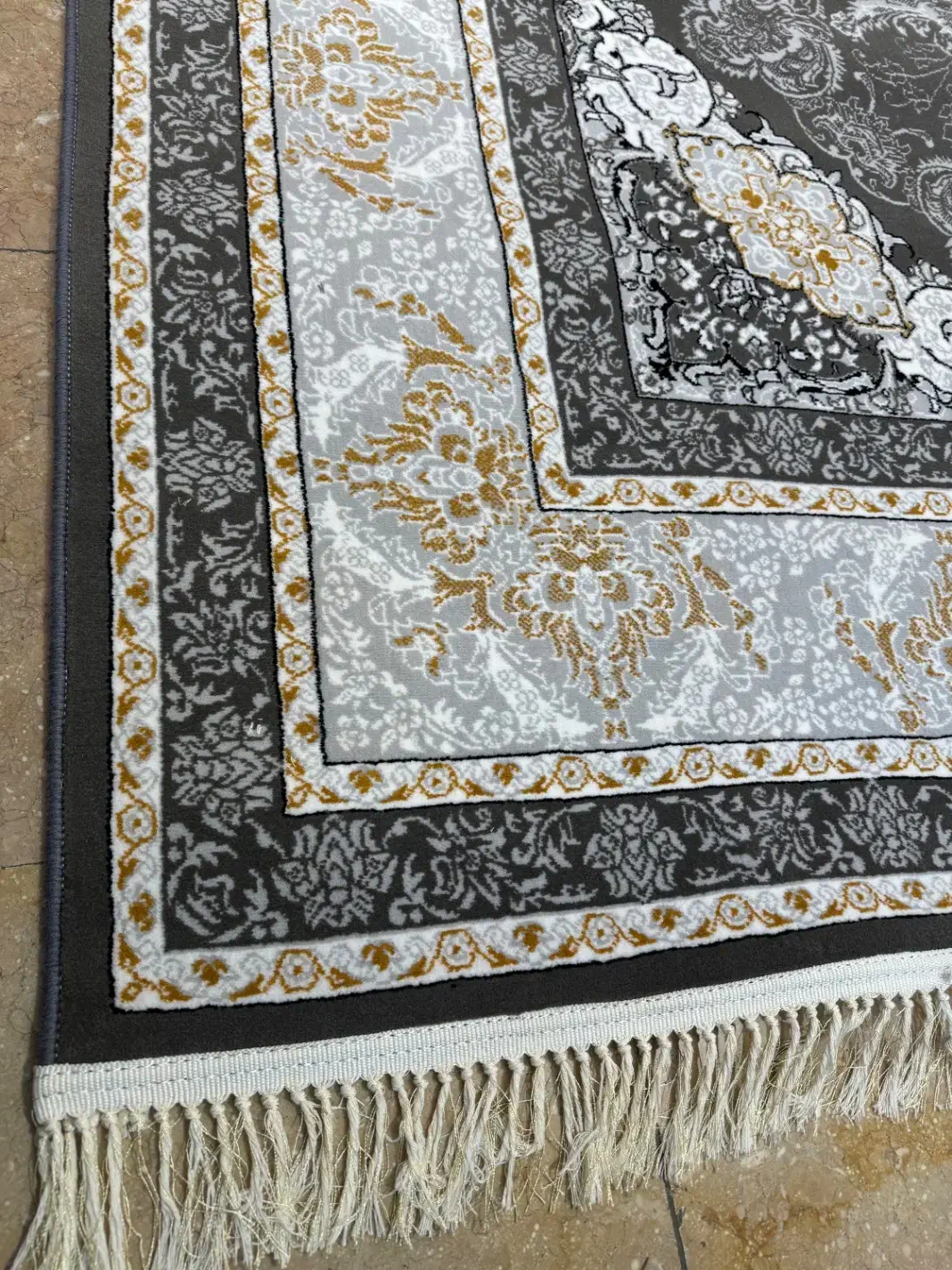 فرش ایرانی با نقشونگار زیبا|فرش|گرگان, |دیوار