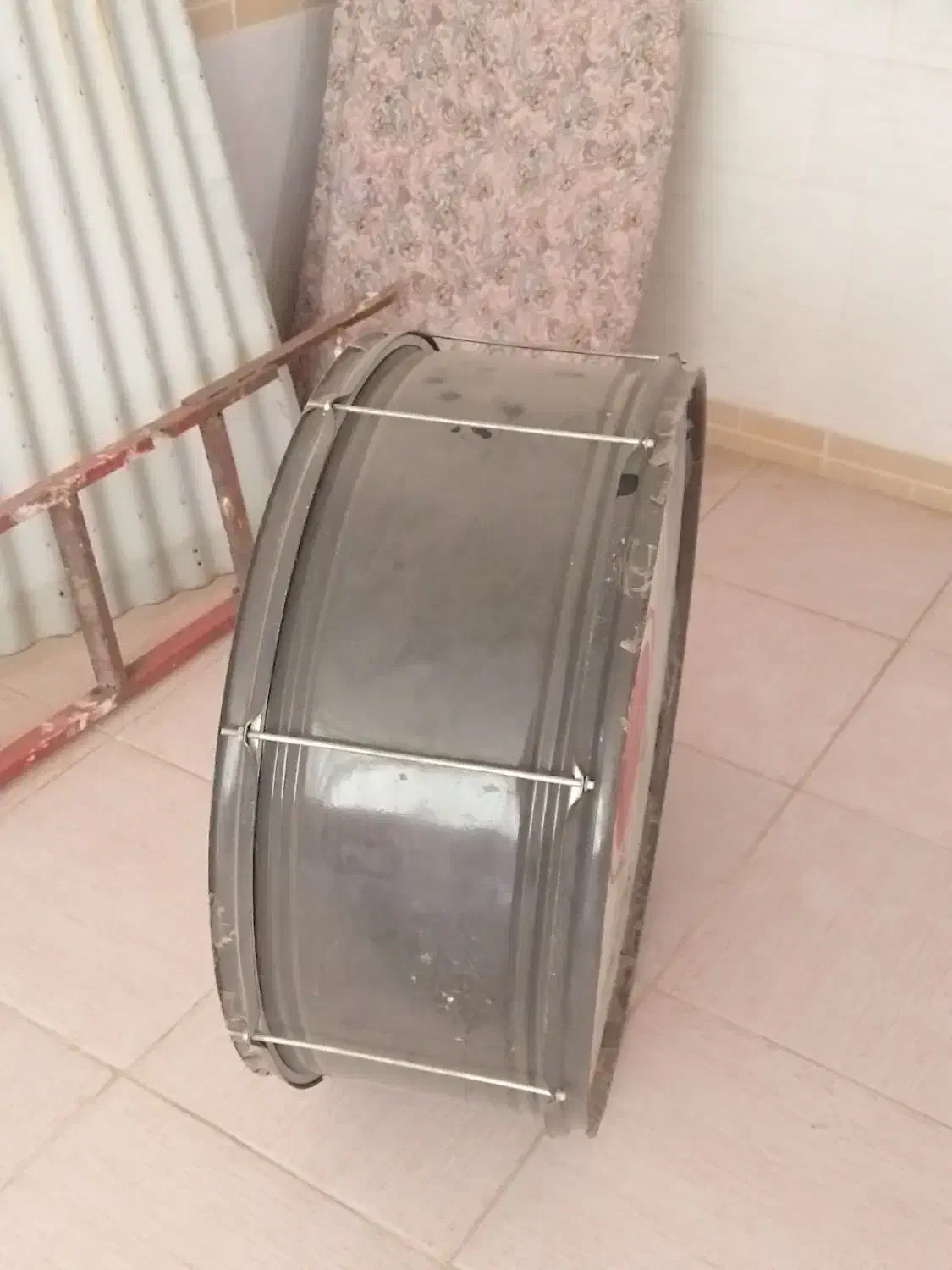 طبل|درام و پرکاشن|تربت‌حیدریه, شهرک ولیعصر|دیوار