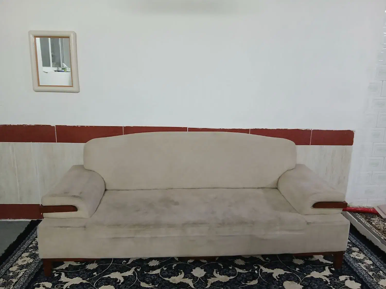 مبل راحتی|مبلمان خانگی و میز عسلی|قرق, |دیوار