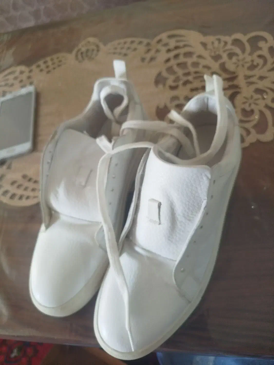 کتانی راحتی|کیف، کفش، کمربند|میانه, |دیوار